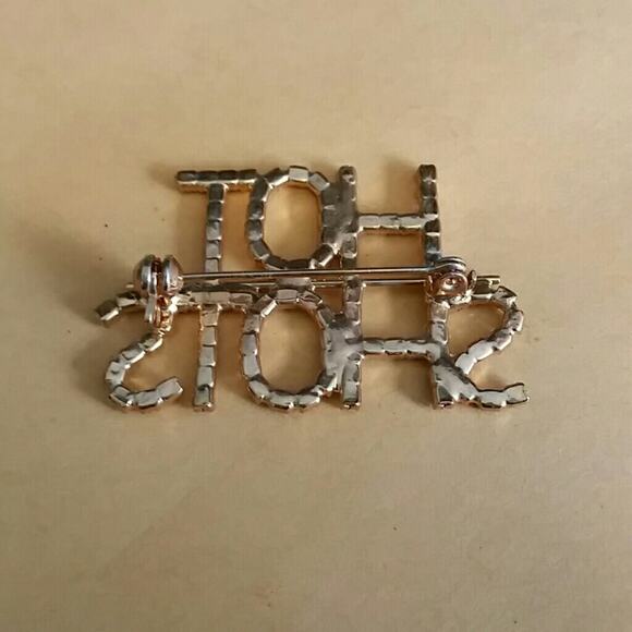 PureUnique Faux Diamond Brooche. 0 - Picture 2 of 4